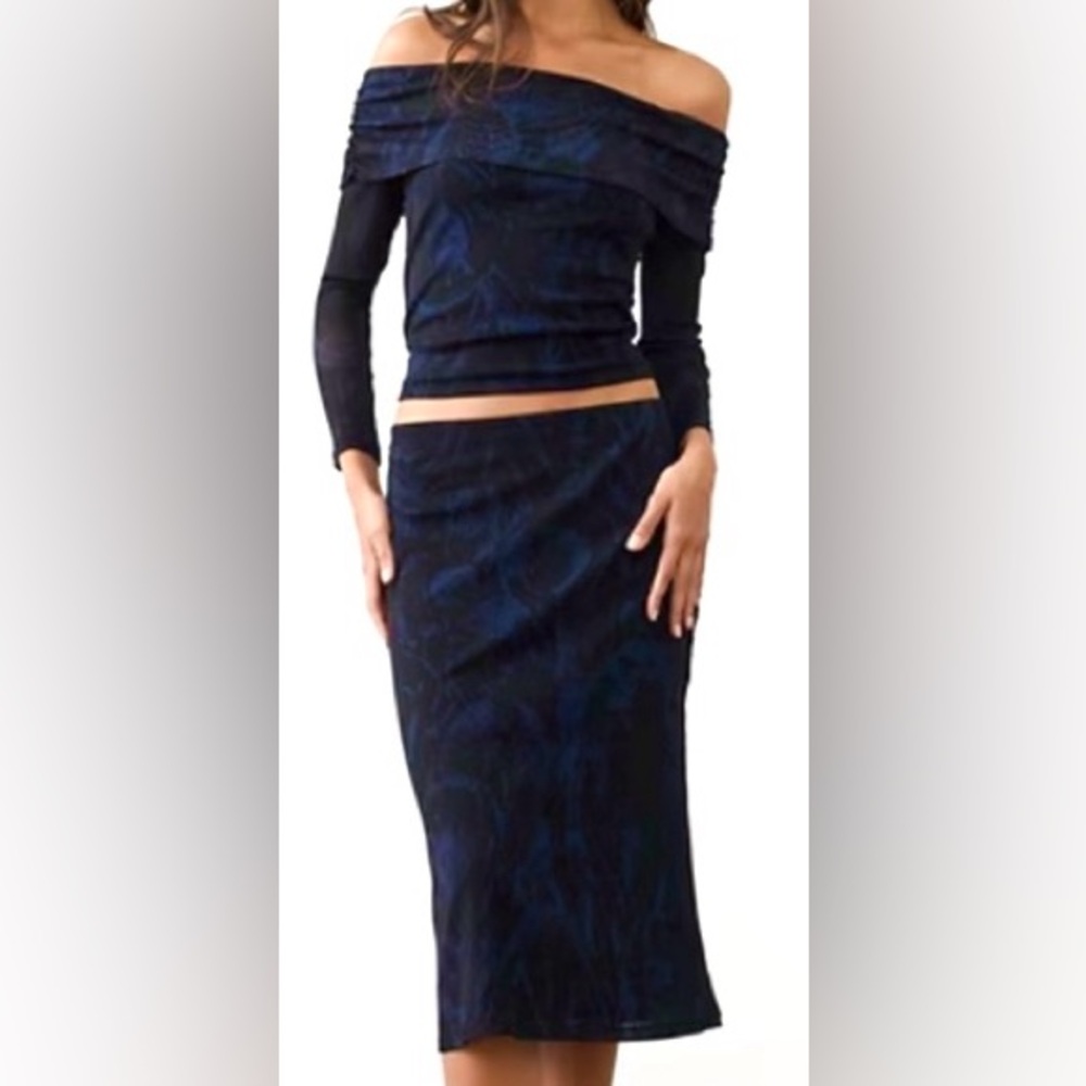 Skirt Set-Banana Republic Navy Blue & Black Off-Shoulder Mesh Top: Size Large